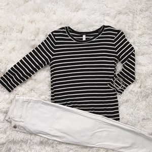 Xhilaration Striped Quarter Sleeve Tee